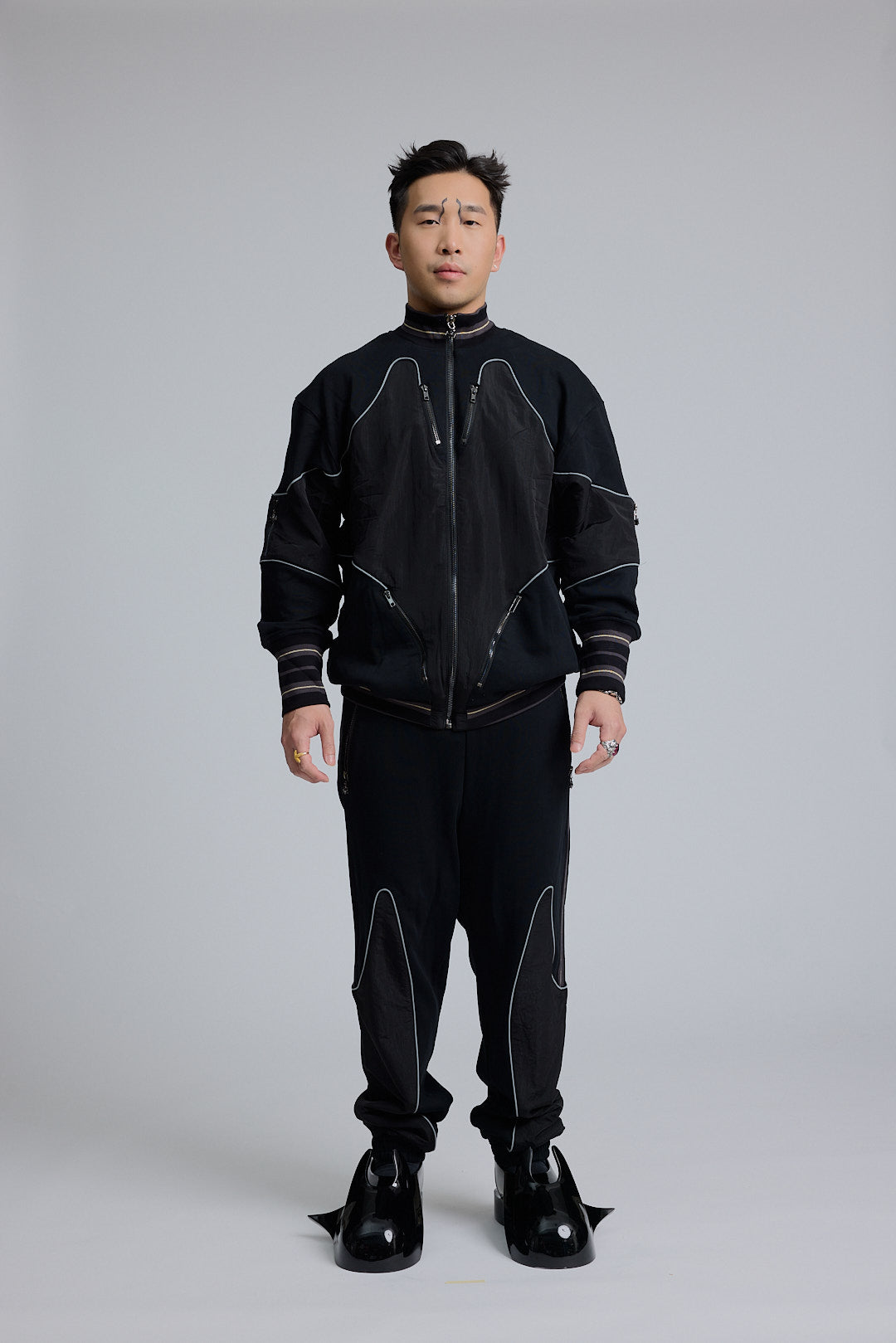 RUN PRO - BLACK RUNNER UPS JACKET-IVISION