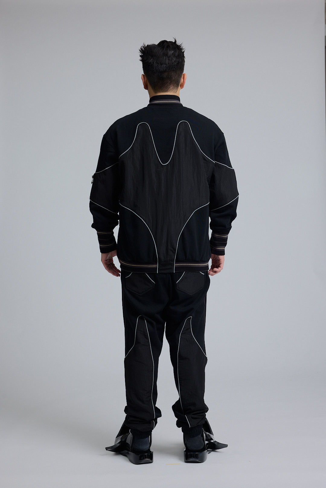 RUN PRO - BLACK RUNNER UPS JACKET-IVISION