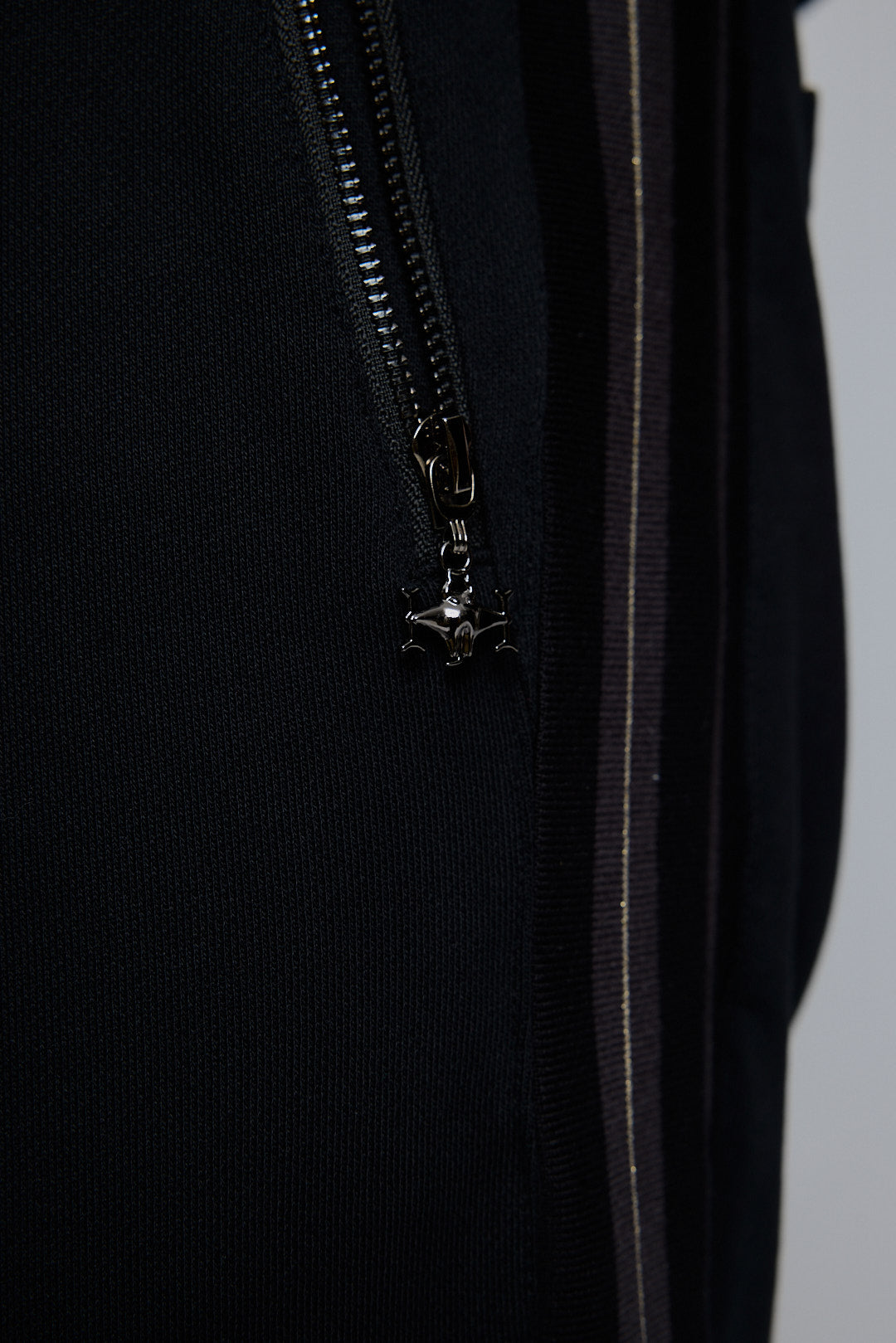 RUN PRO - BLACK RUNNER UPS JACKET-IVISION