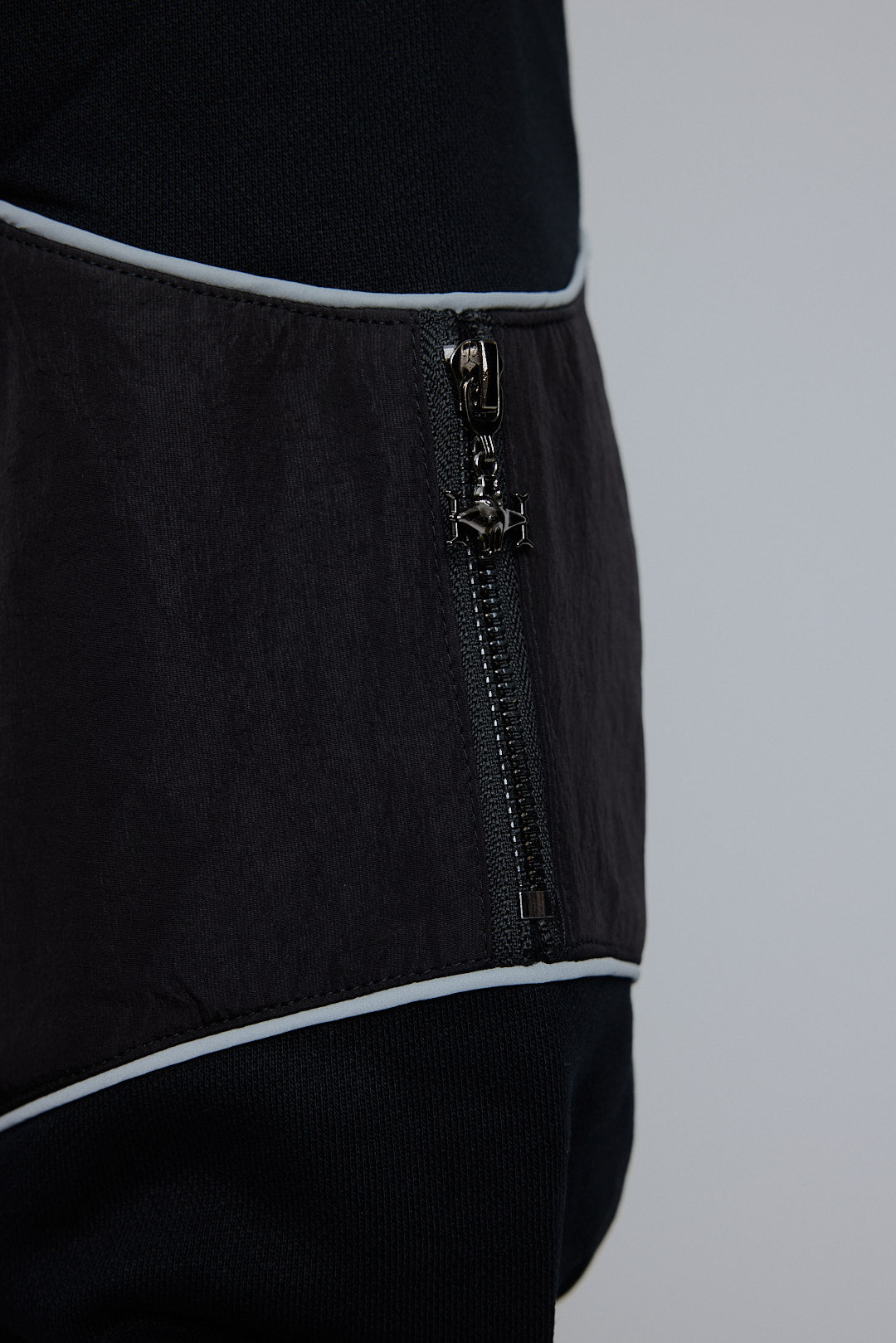 RUN PRO - BLACK RUNNER UPS JACKET-IVISION