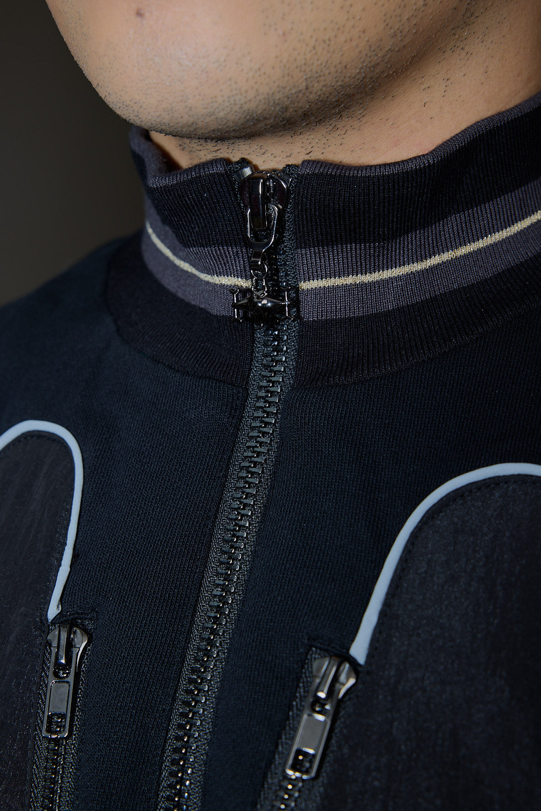 RUN PRO - BLACK RUNNER UPS JACKET-IVISION